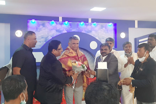 MLA and Former Minister Krishna Byre Gowda inaugurated the Christmas program 2021 by Grace Ministry held in Bangalore at the prayer centre at Budigere, Yelahankato which hundreds gathered to celebrate the birth of Jesus from many parts of the city.
